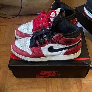 Air Jordan 1 retro high og (GS) for kids size 7 there are the SpiderMan edition